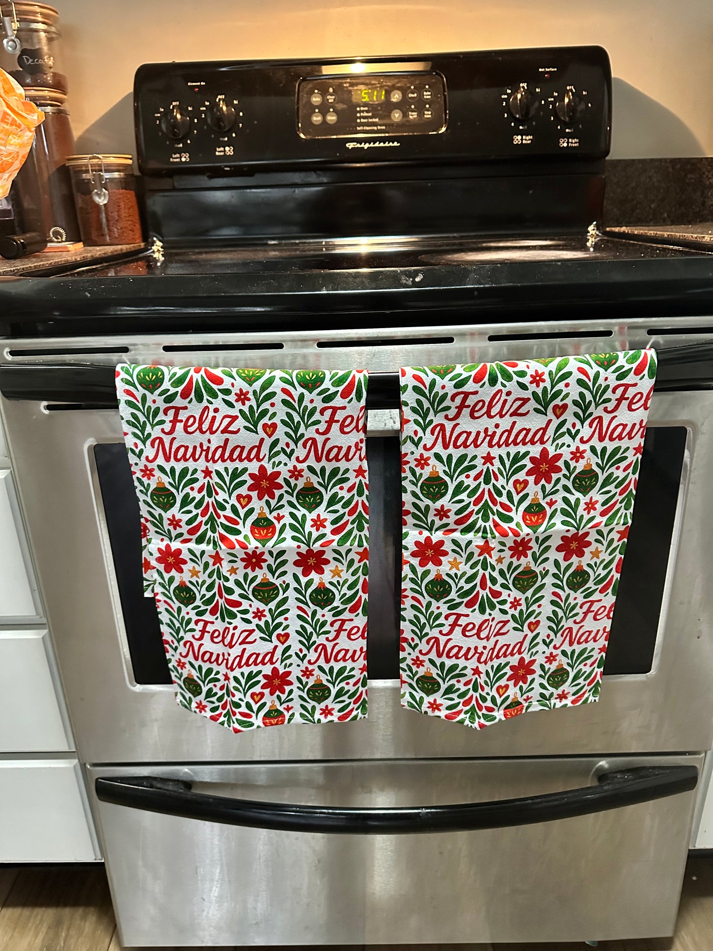 Feliz Navidad kitchen towels – Set of 2 Cotton Tea towels with Talavera, flor de noche buena, esfera de navidad y feliz Navidad. Latina home decor
