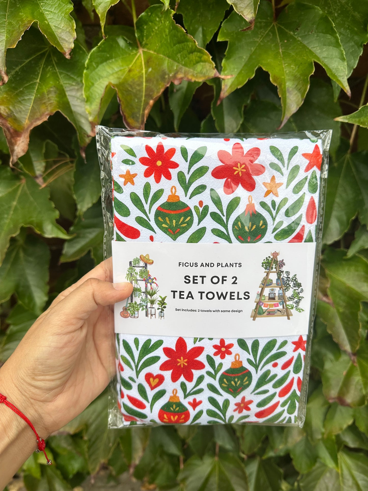 Feliz Navidad kitchen towels – Set of 2 Cotton Tea towels with Talavera, flor de noche buena, esfera de navidad y feliz Navidad. Latina home decor