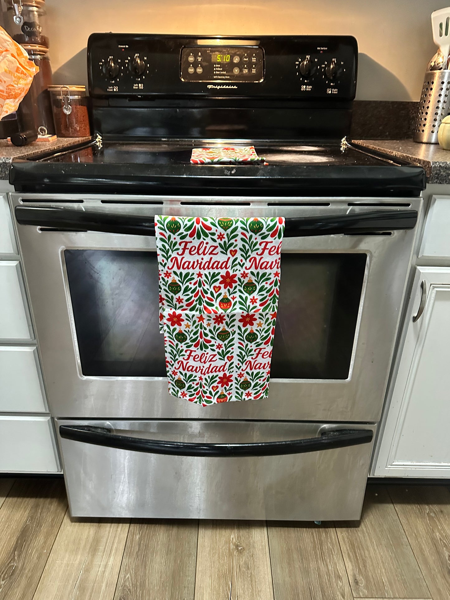 Feliz Navidad kitchen towels – Set of 2 Cotton Tea towels with Talavera, flor de noche buena, esfera de navidad y feliz Navidad. Latina home decor