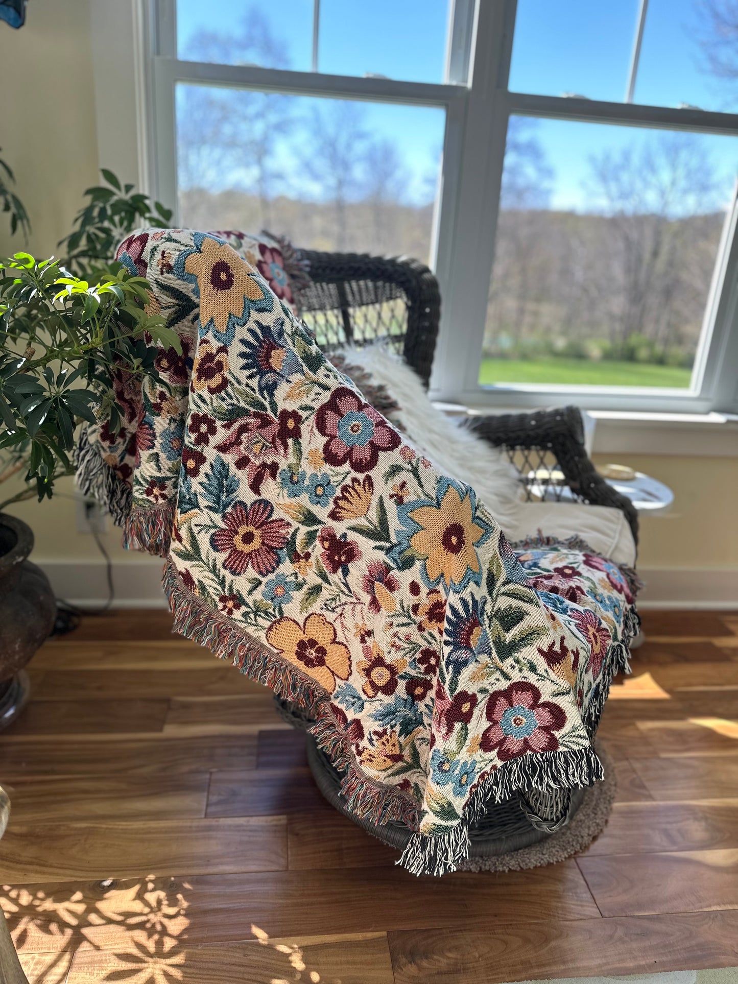 Floral woven blanket for flower lover, plant lady. Gift for mom, grandma or teacher. Flowers home decor