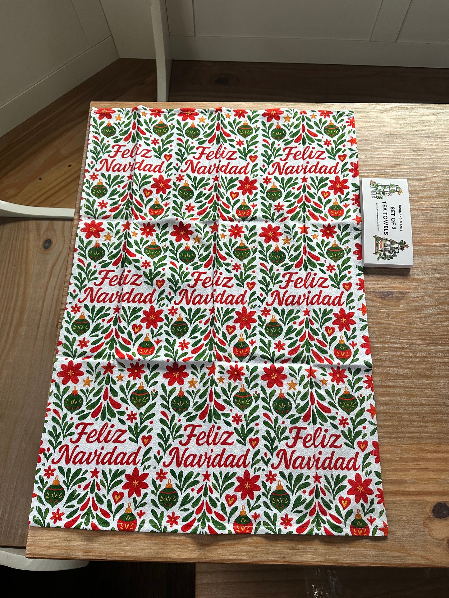 Feliz Navidad kitchen towels – Set of 2 Cotton Tea towels with Talavera, flor de noche buena, esfera de navidad y feliz Navidad. Latina home decor