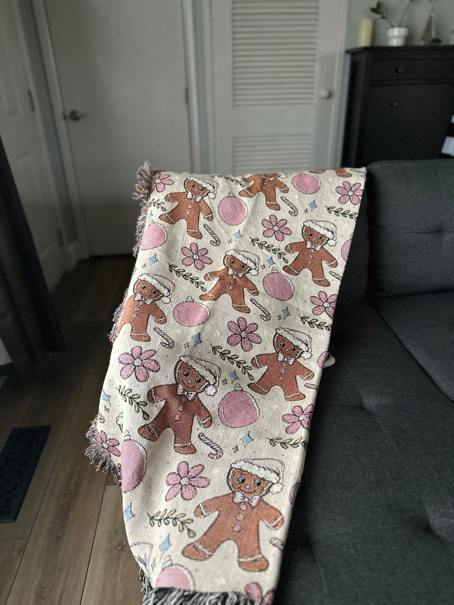 Pink christmas with gingerbread man woven blanket 50x60” clearance