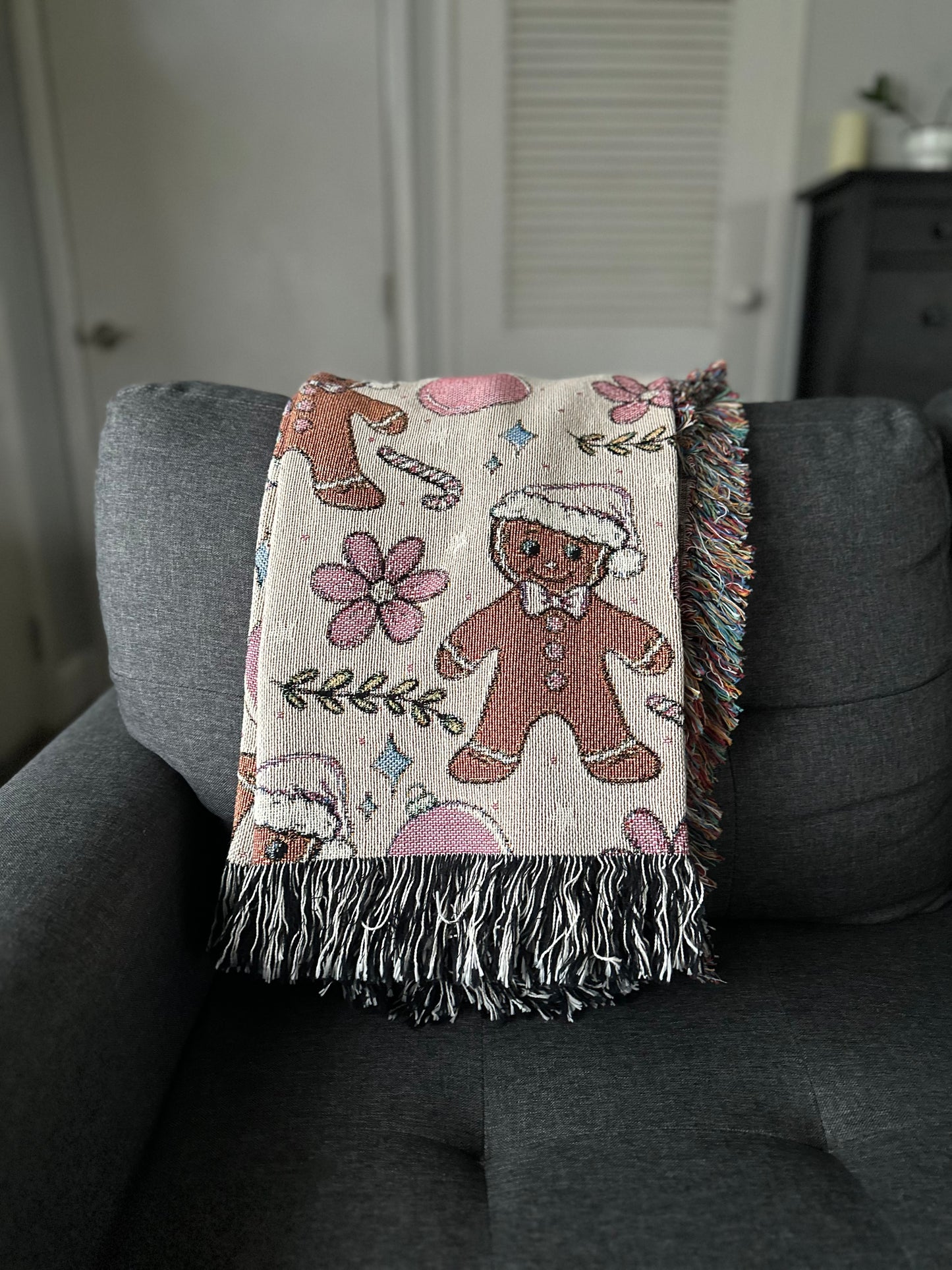 Pink christmas with gingerbread man woven blanket 50x60” clearance