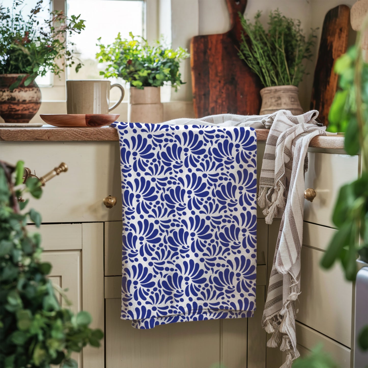 Blue and white Talavera kitchen towels. Mexican tea towel for Mexican kitchen decor. Set of 2 hand kitchen towel with Talavera desing